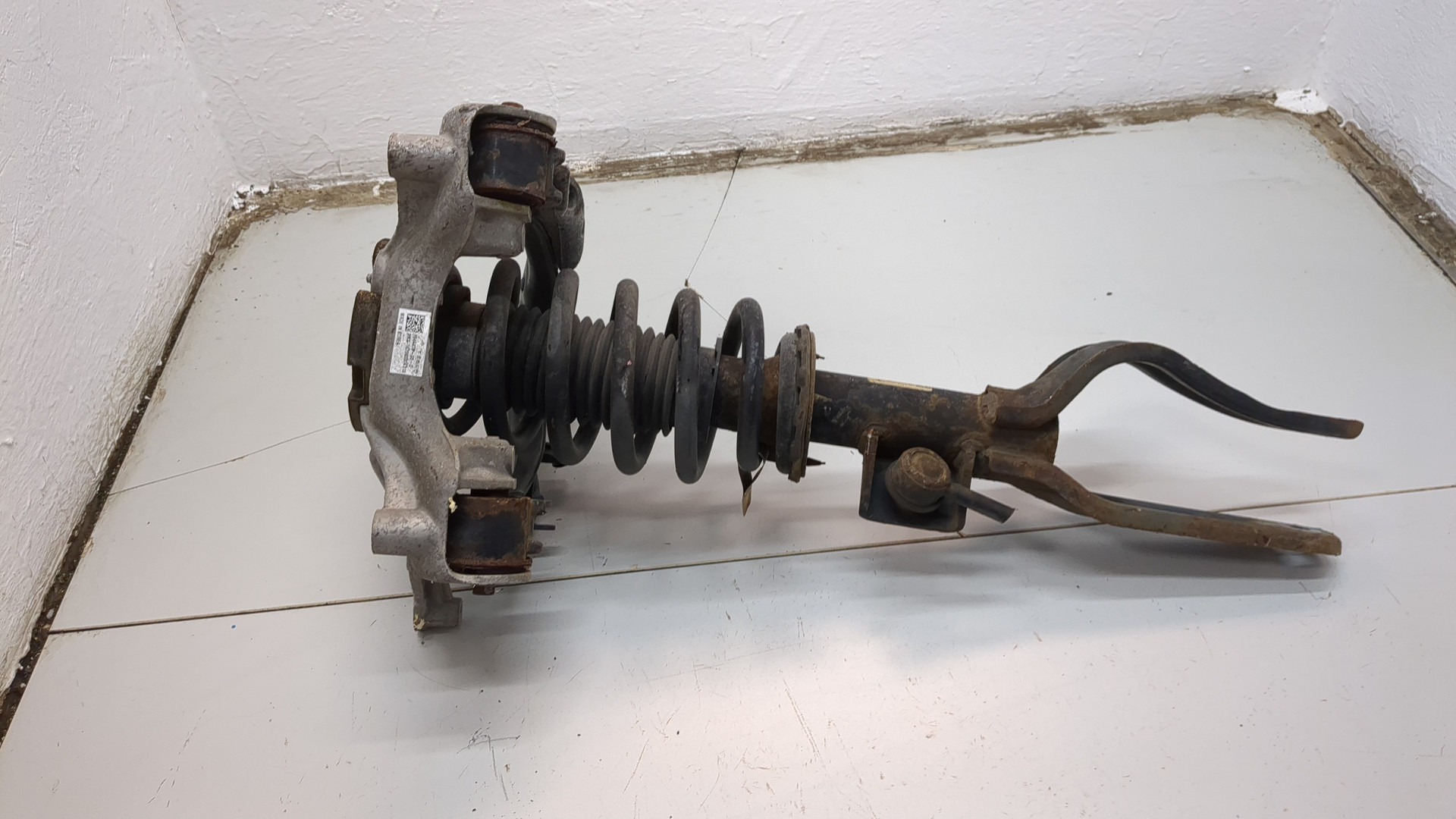 Амортизатор передний правый