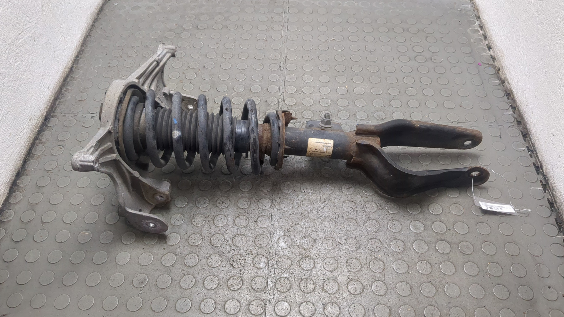 Амортизатор передний правый