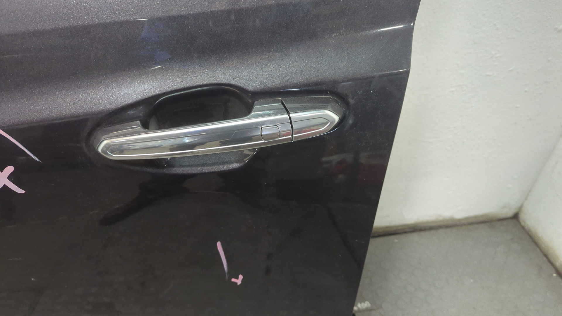 Дверь передняя левая