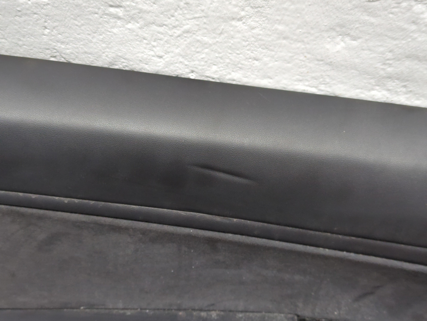 Обшивка двери передней левой