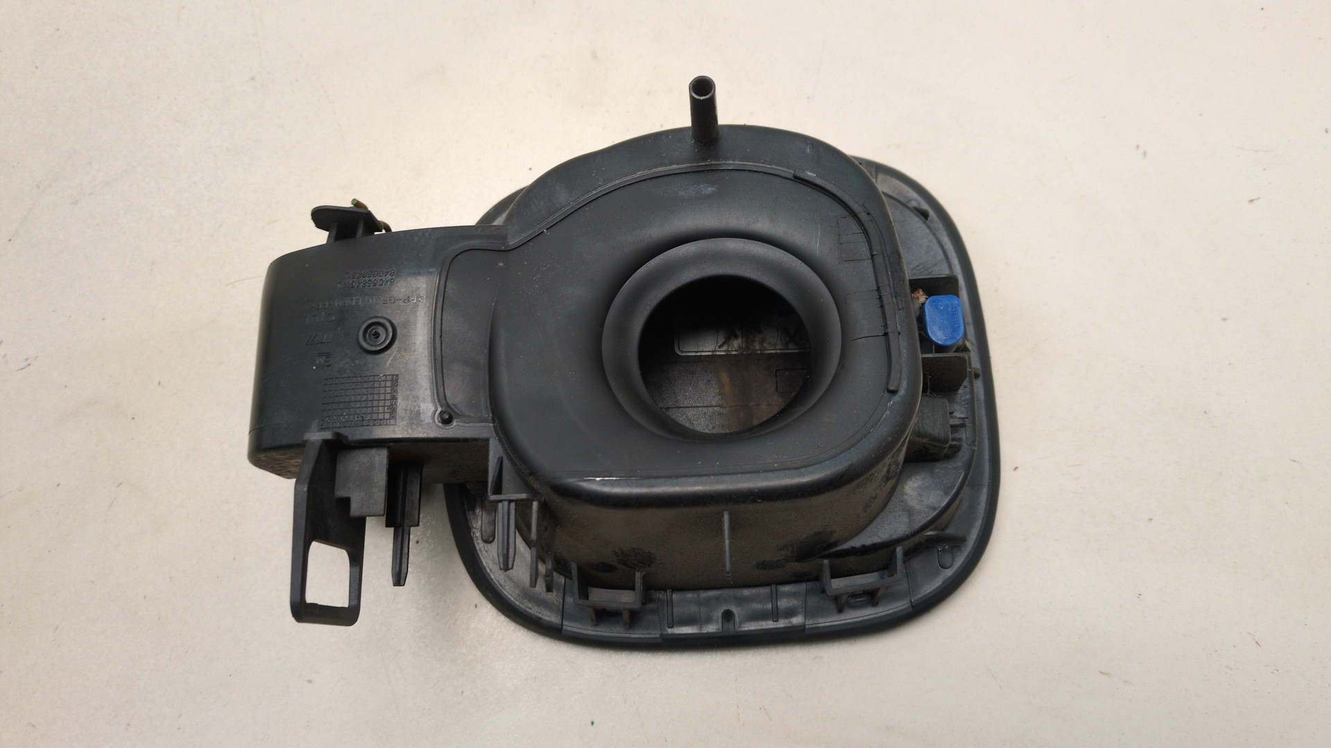 Лючок бензобака