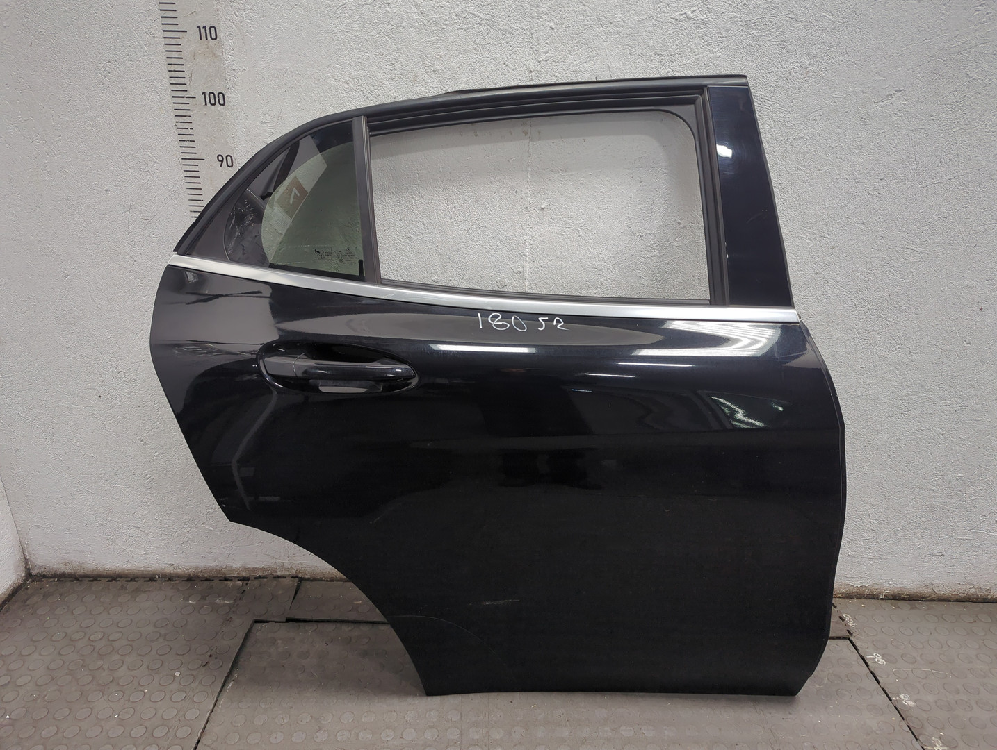 Дверь задняя правая