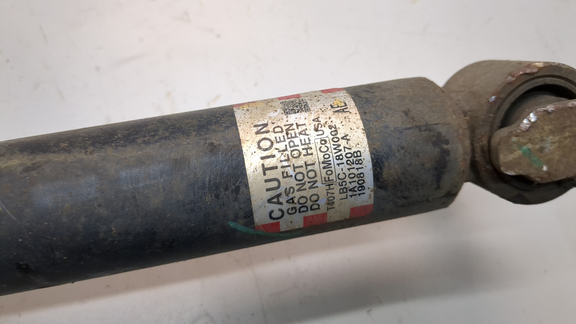 Амортизатор задний (стойка)