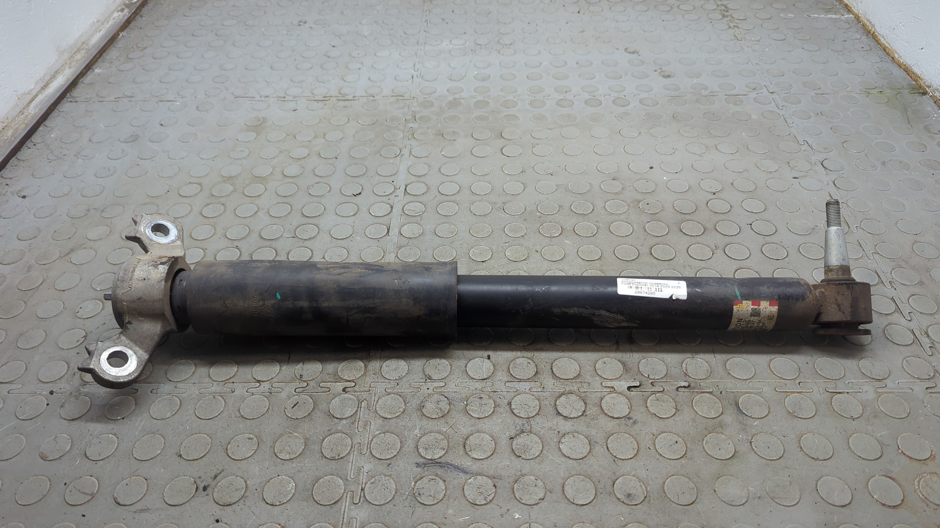 Амортизатор задний (стойка)