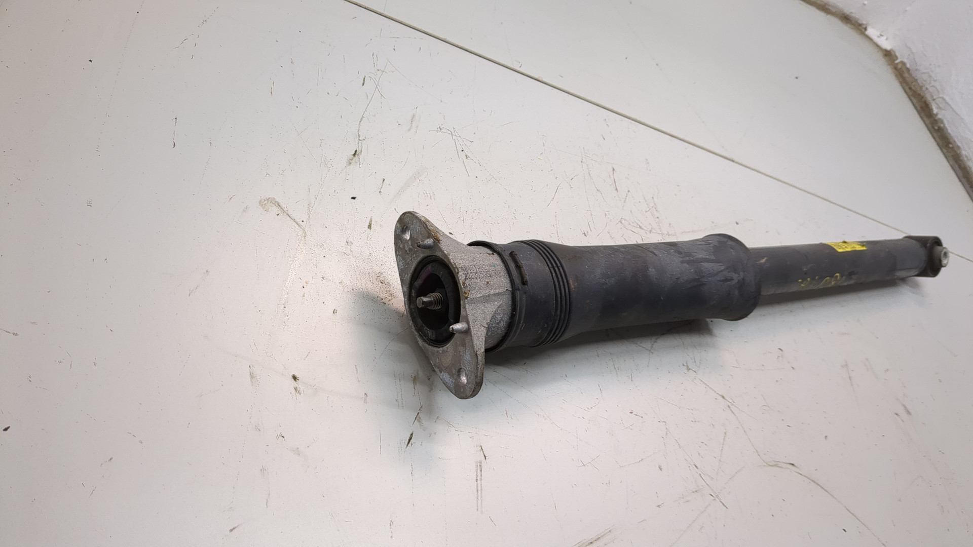 Амортизатор задний (стойка)