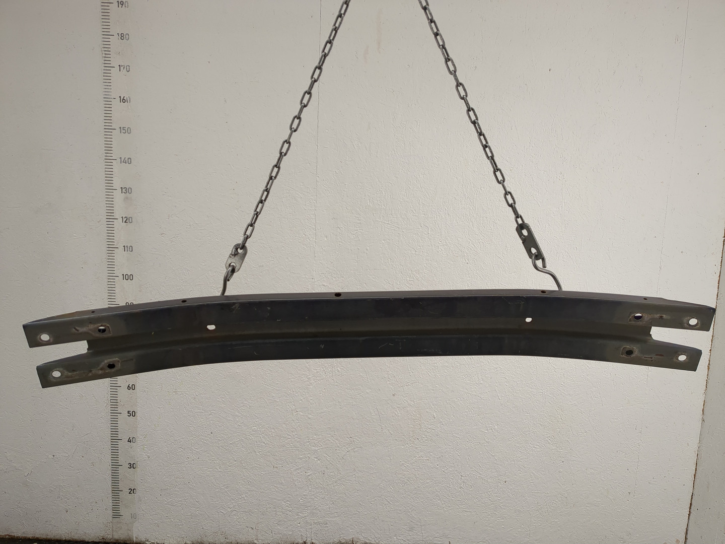 Усилитель переднего бампера