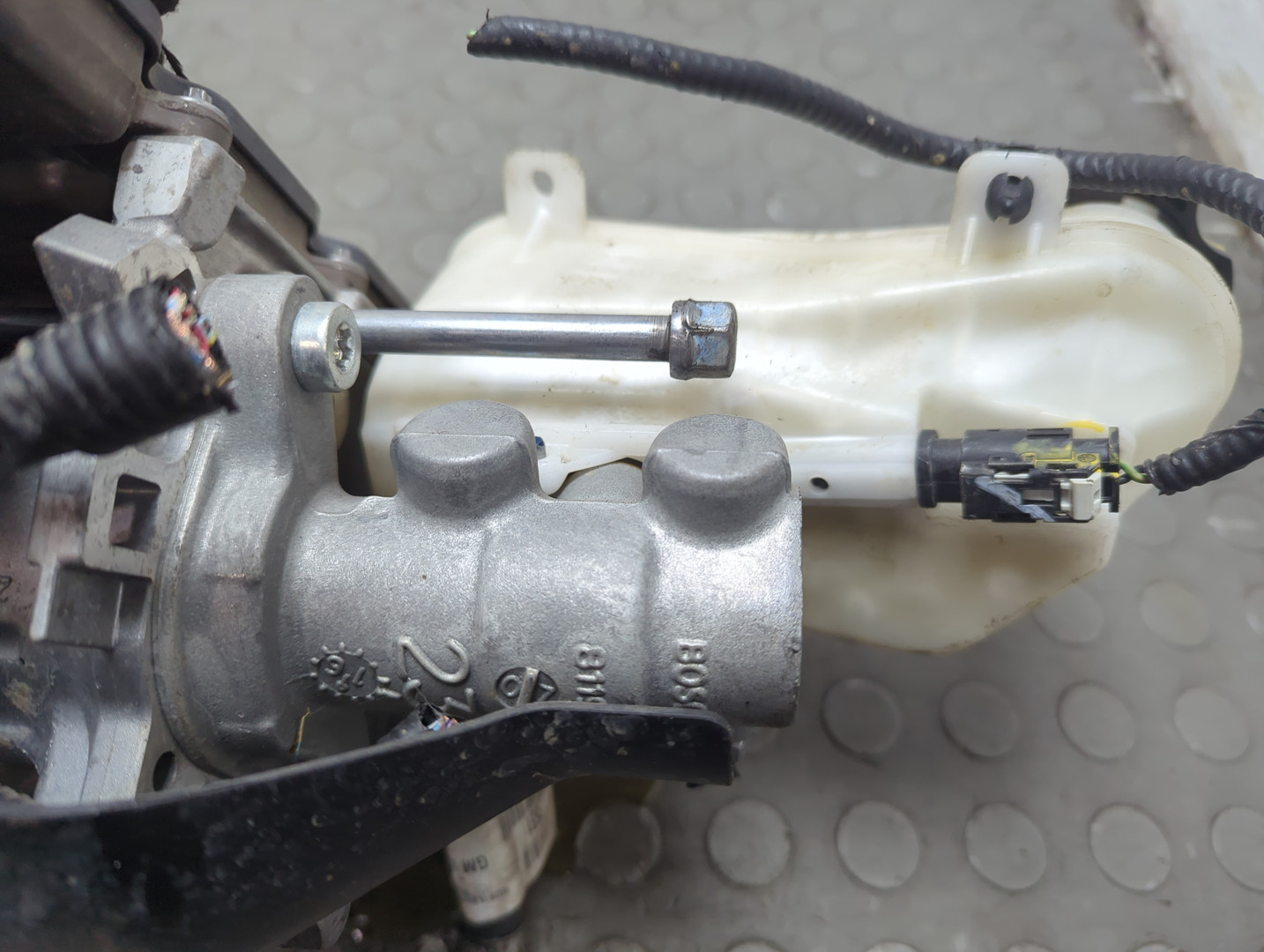 Цилиндр тормозной главный