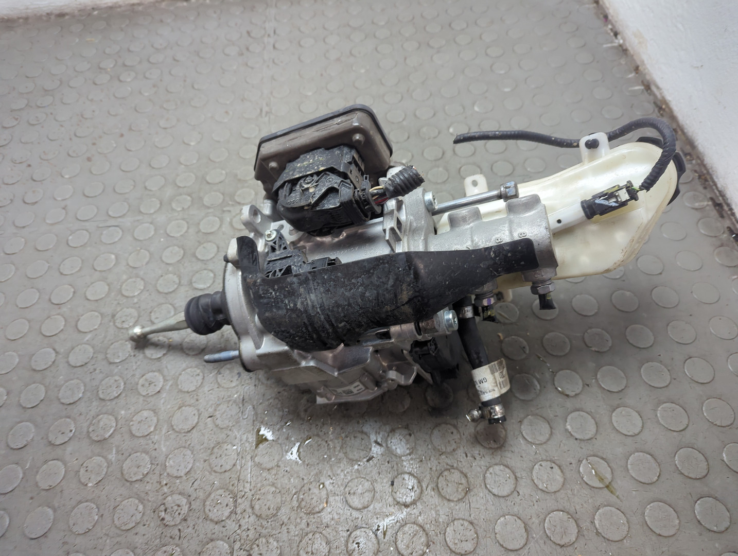 Цилиндр тормозной главный