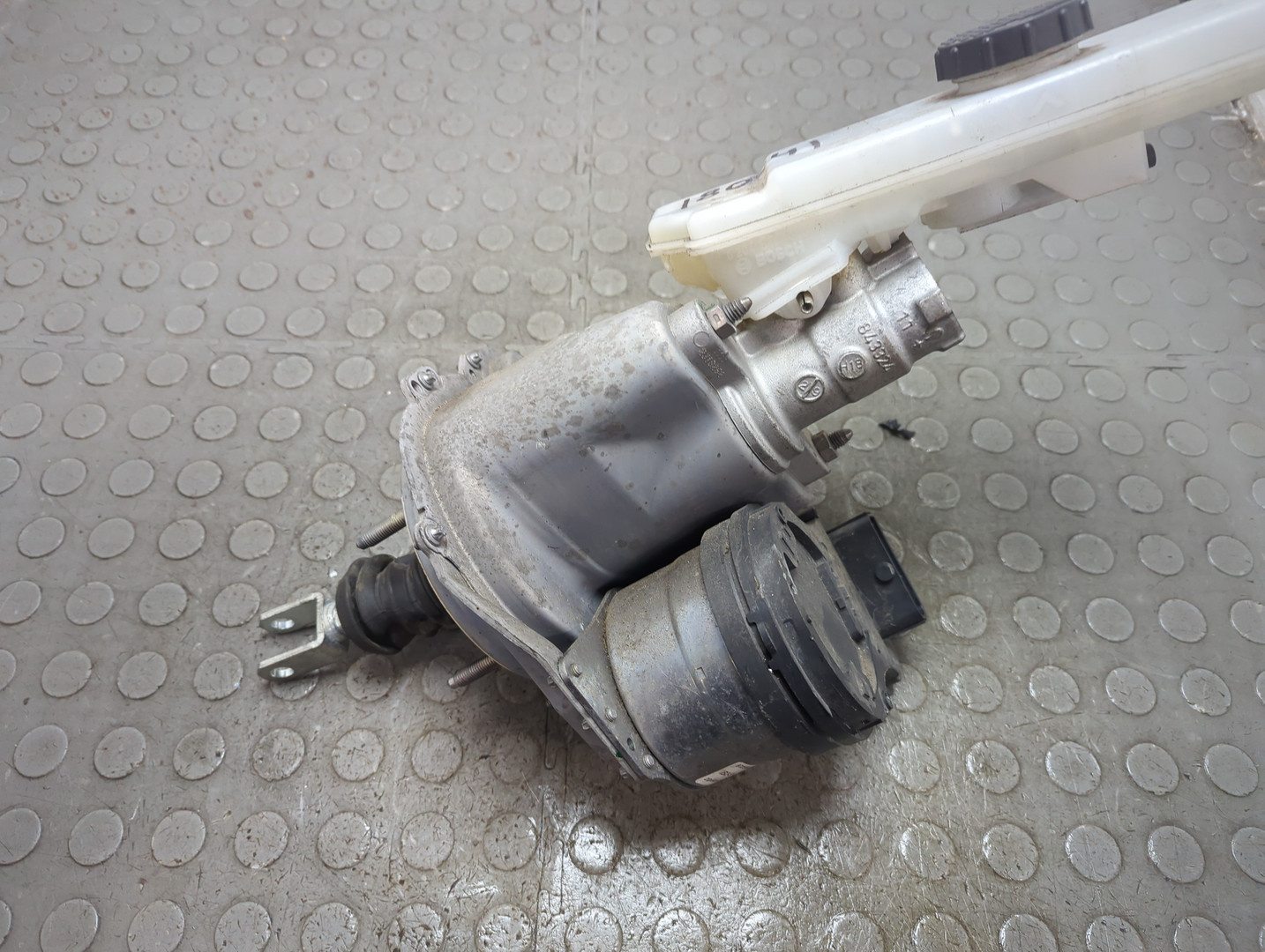 Цилиндр тормозной главный