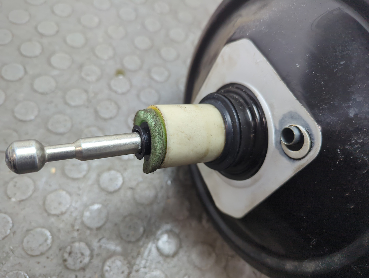 Цилиндр тормозной главный