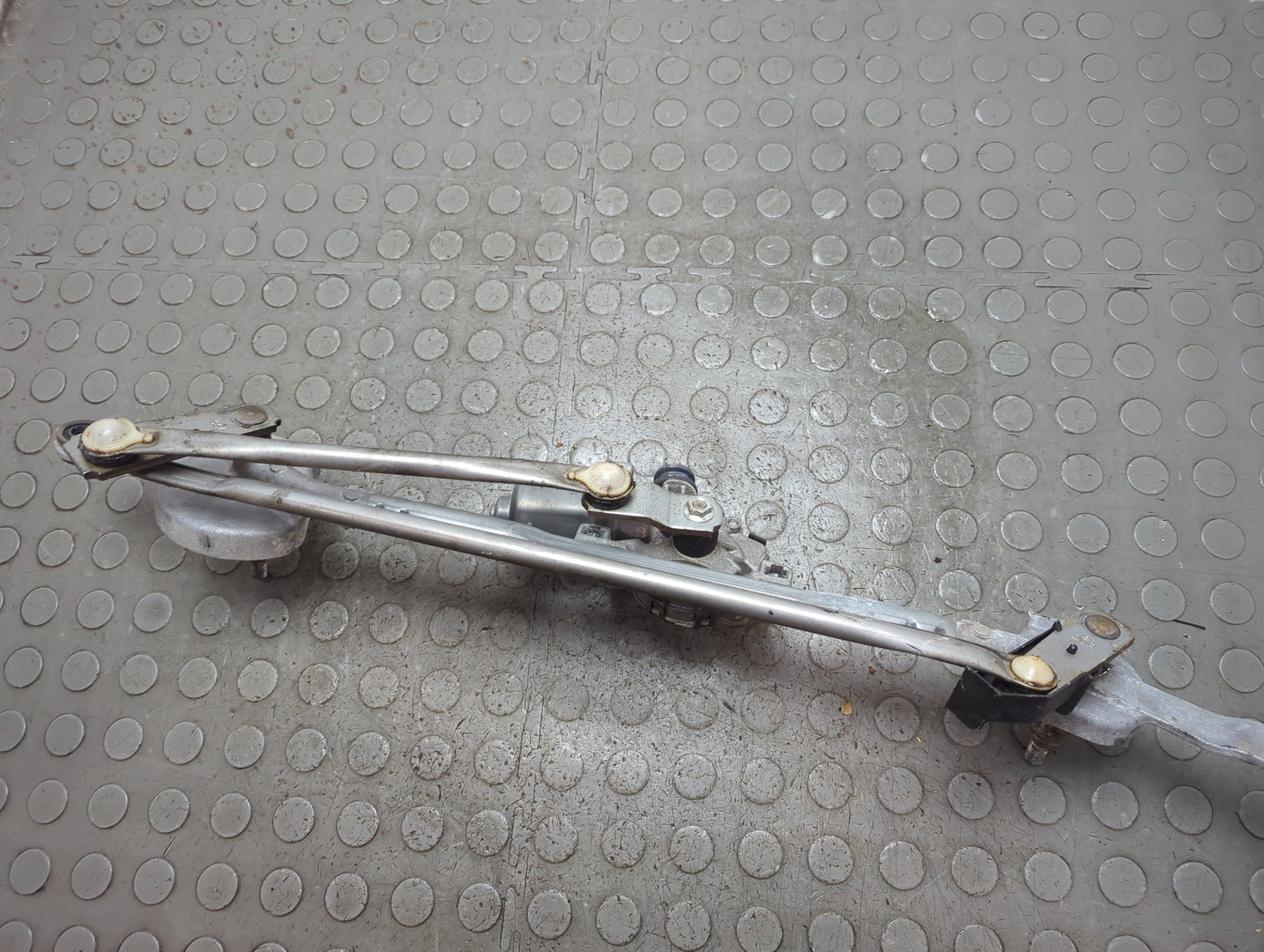 Трапеция стеклоочистителей