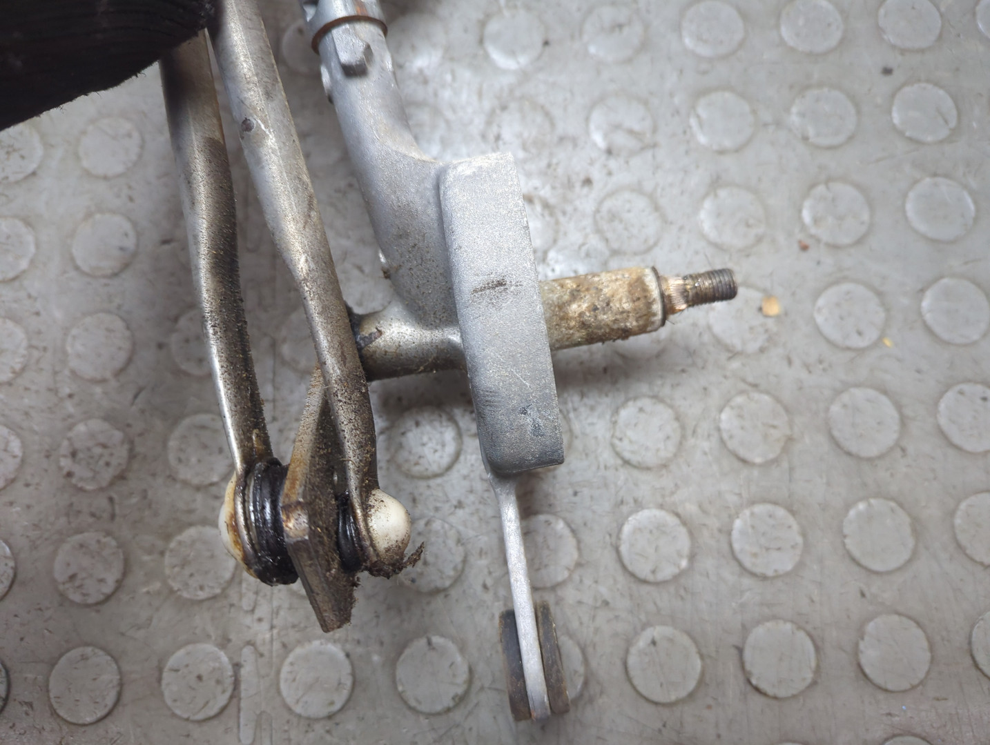 Трапеция стеклоочистителей