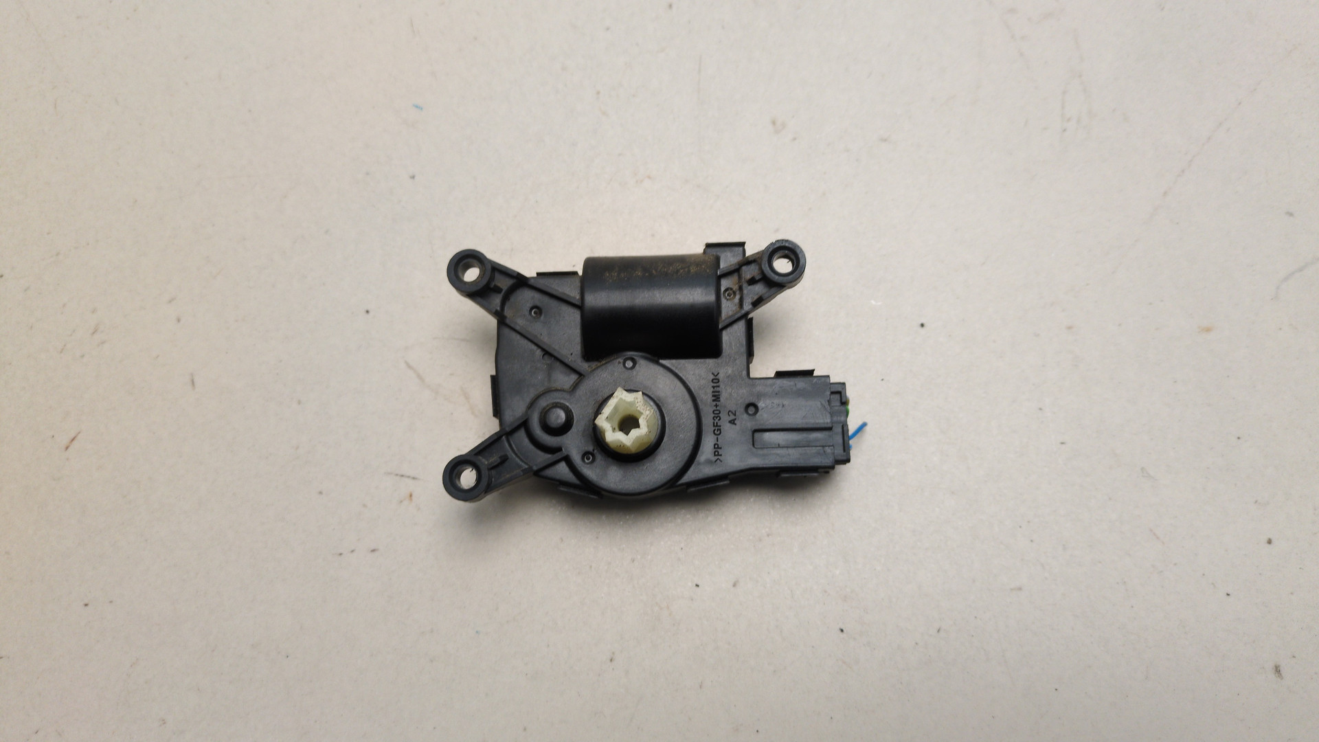 Моторчик заслонки печки