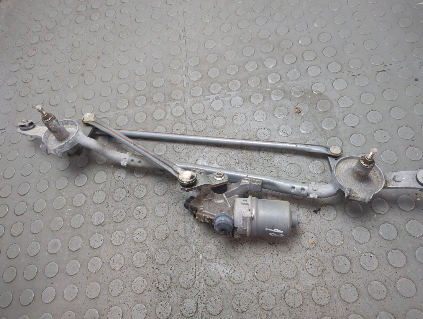 Трапеция стеклоочистителей