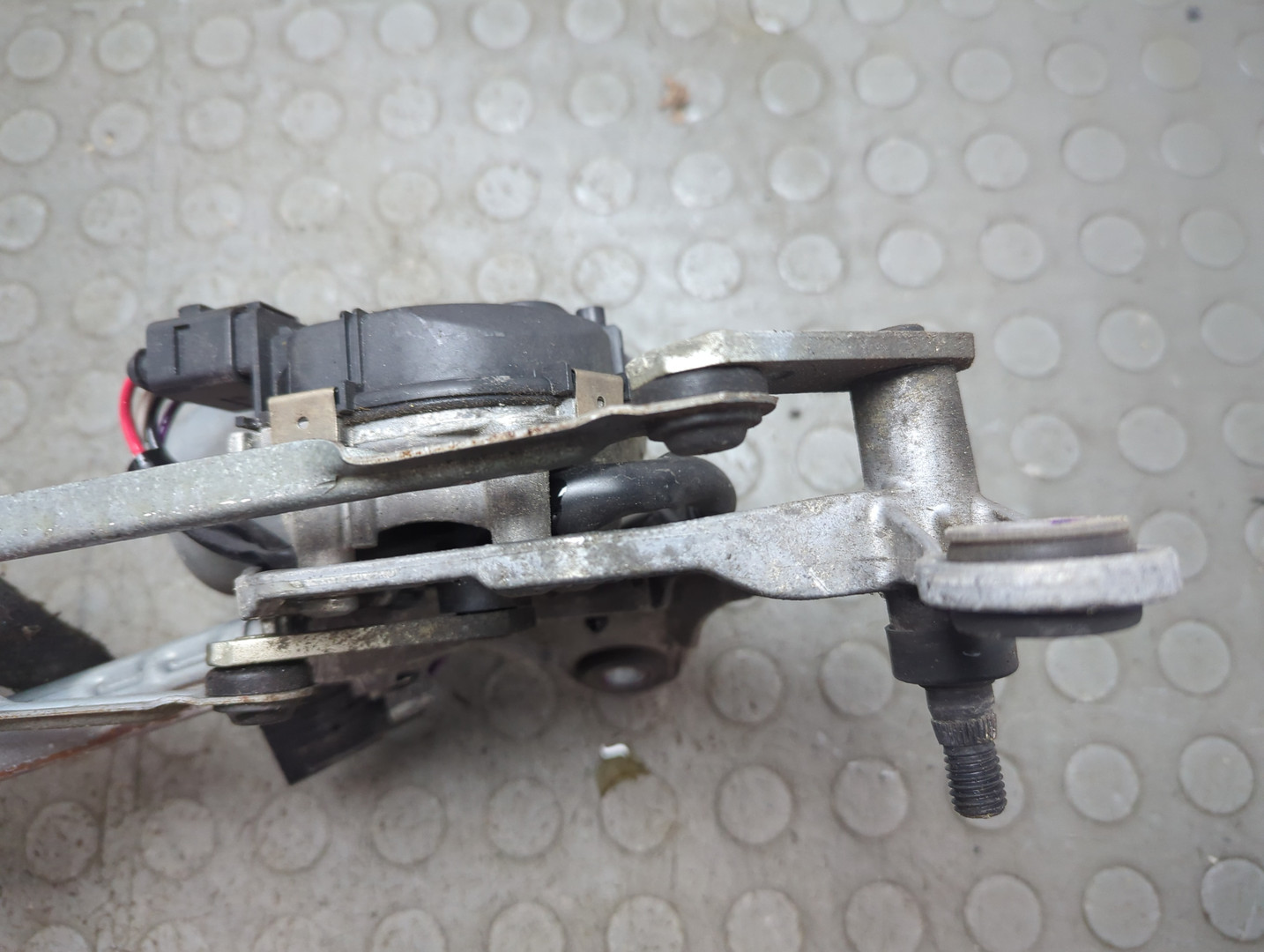 Трапеция стеклоочистителей