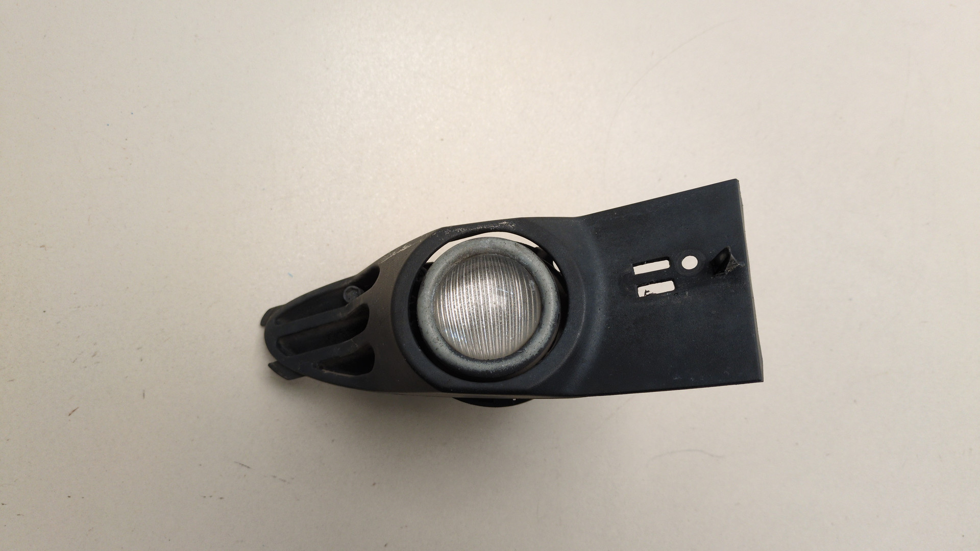 Фара противотуманная левая