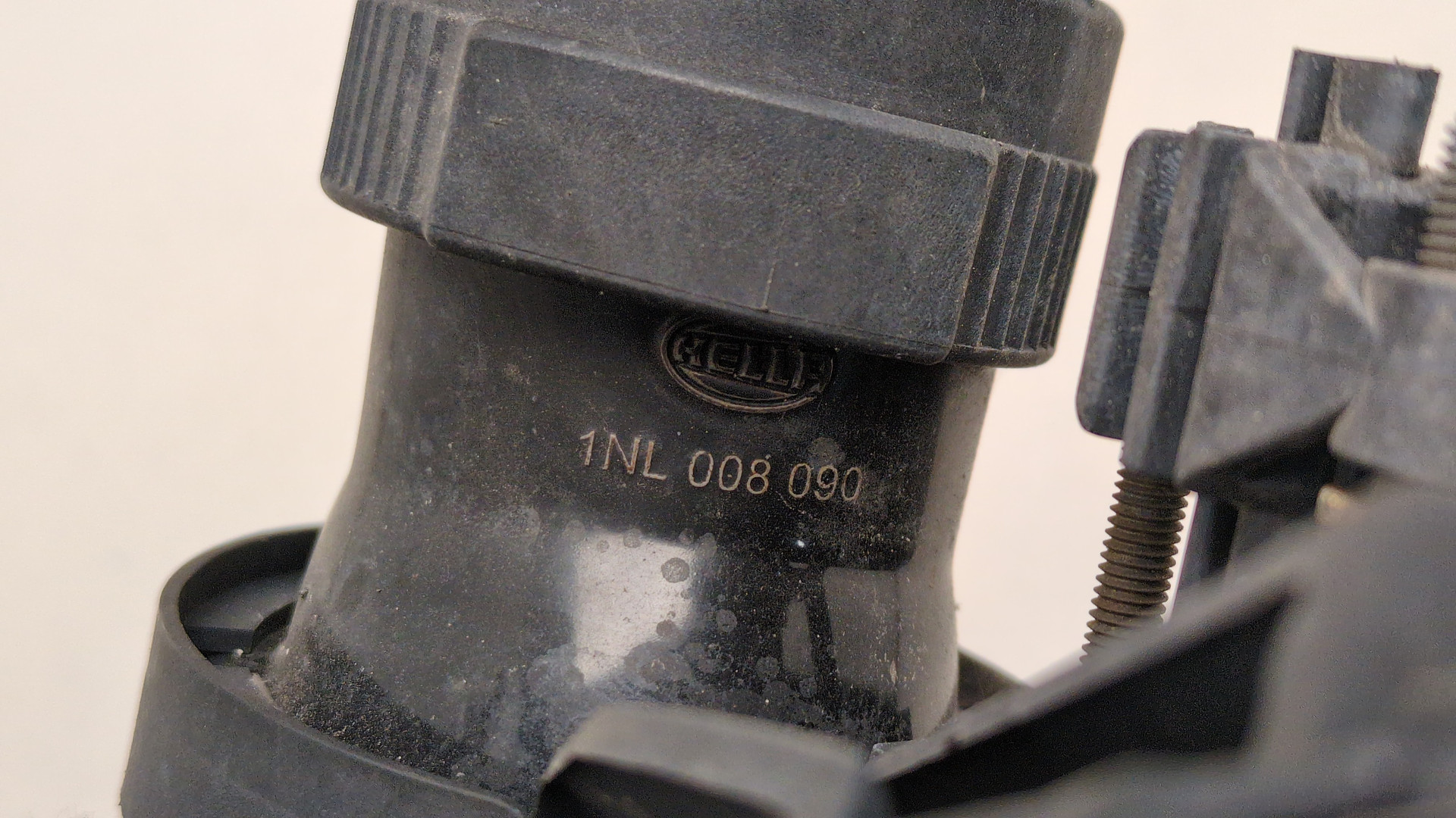 Фара противотуманная левая