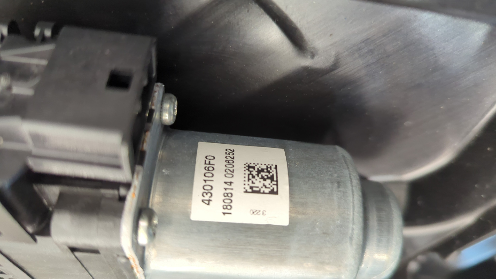 Стеклоподъемник электр. задний левый