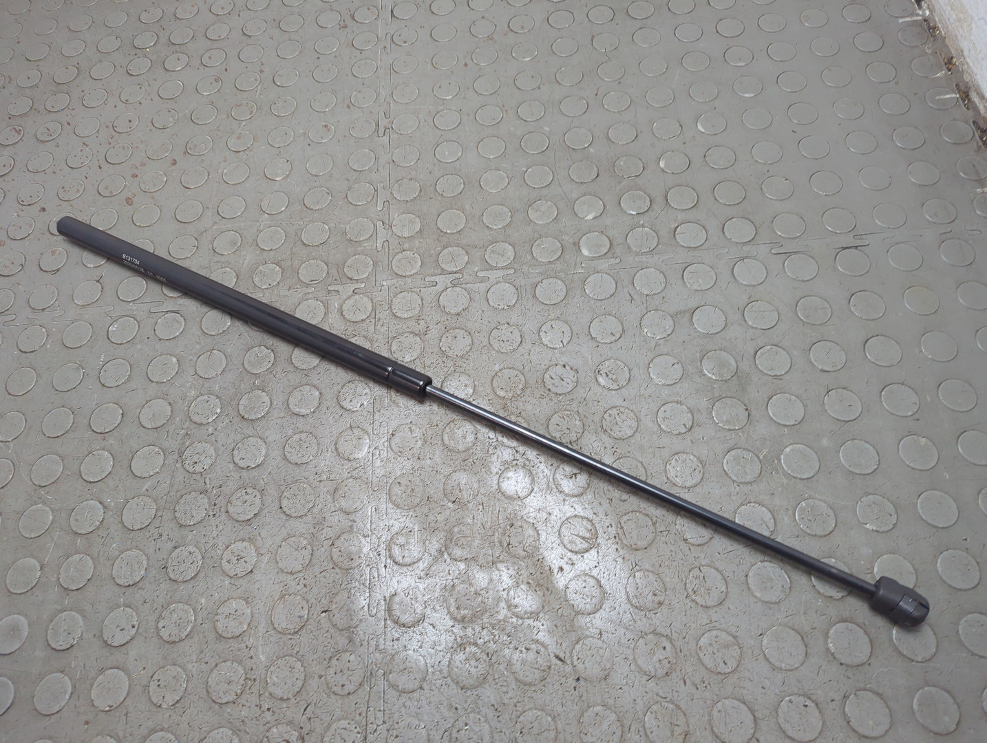 Амортизатор капота