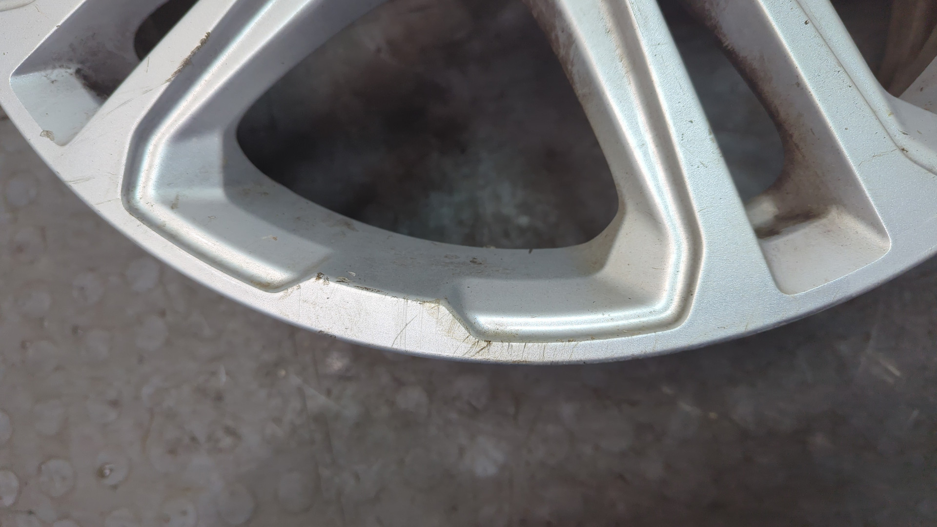 Диск колесный литой легкий сплав