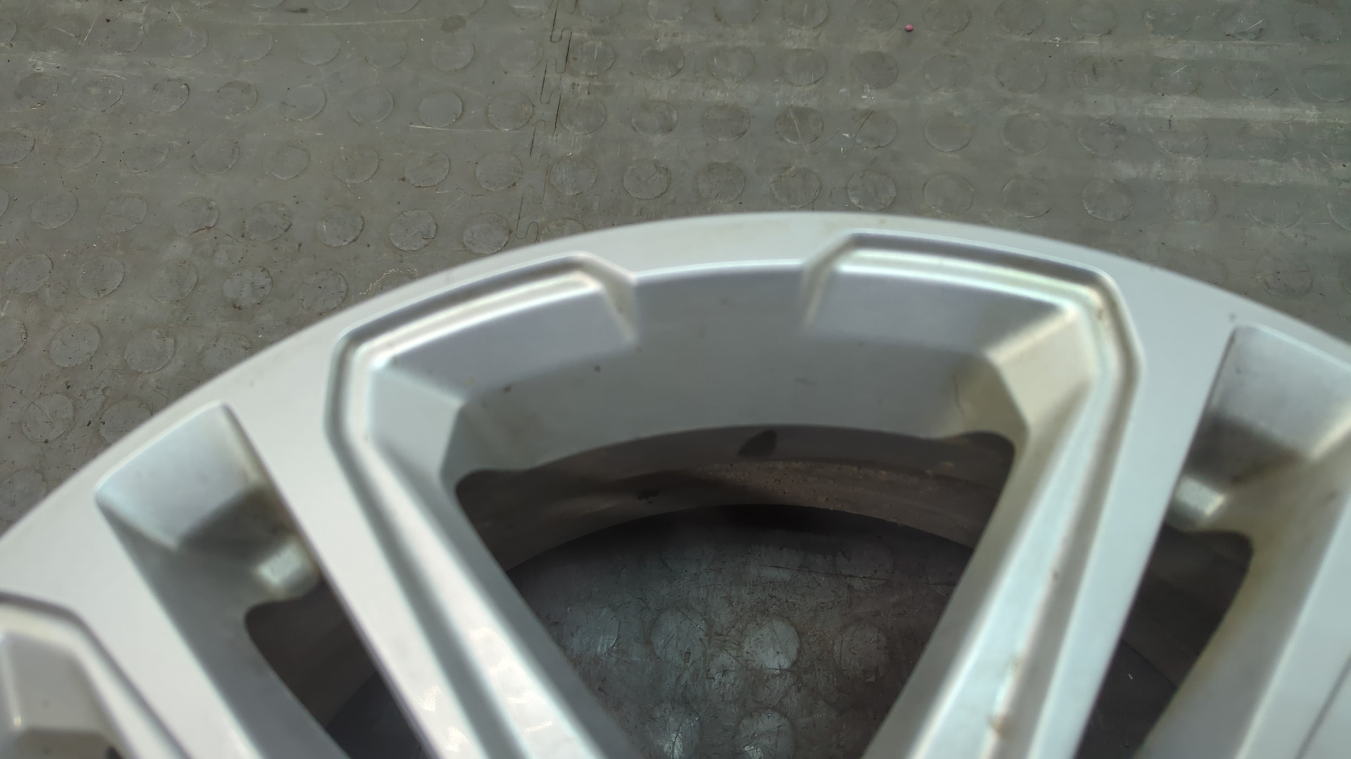 Диск колесный литой легкий сплав