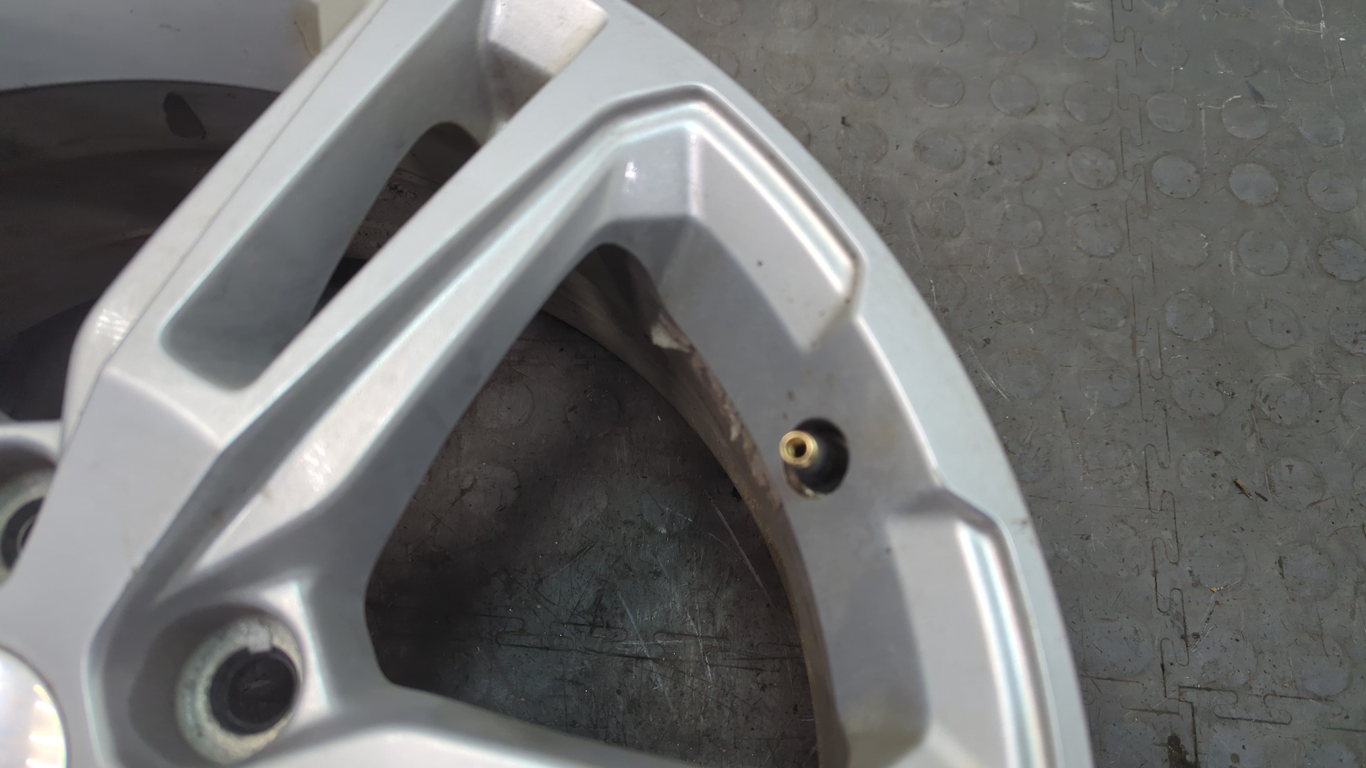 Диск колесный литой легкий сплав