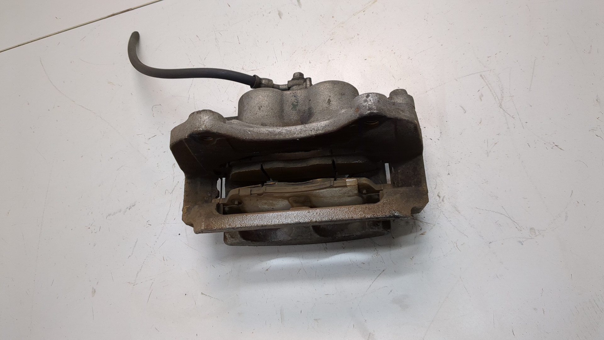 Суппорт передний правый