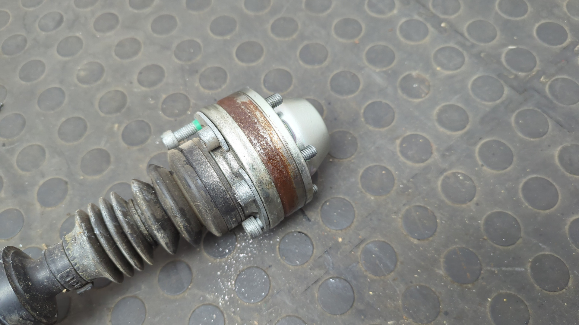 Вал карданный задний