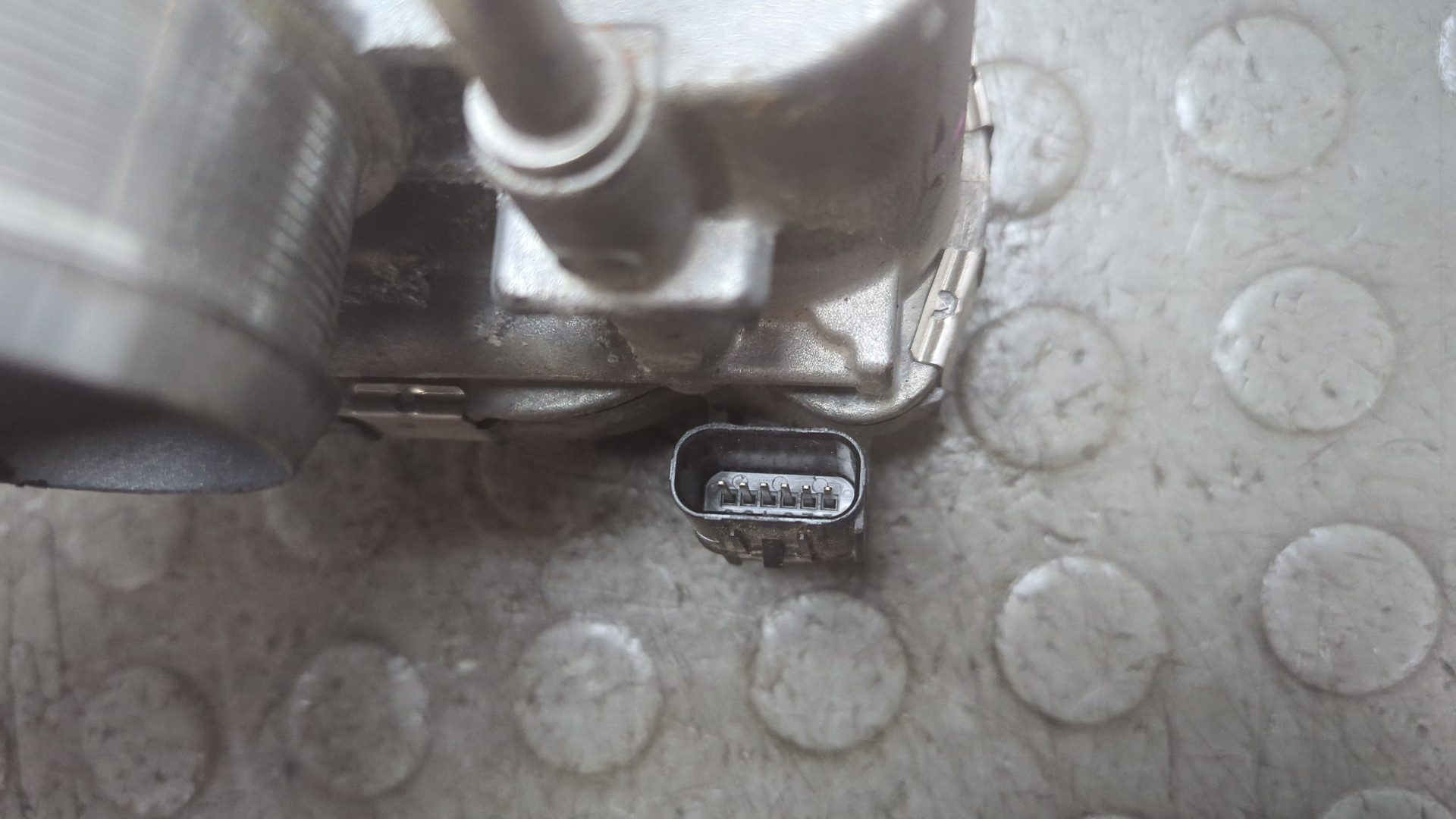 Заслонка дроссельная электрическая