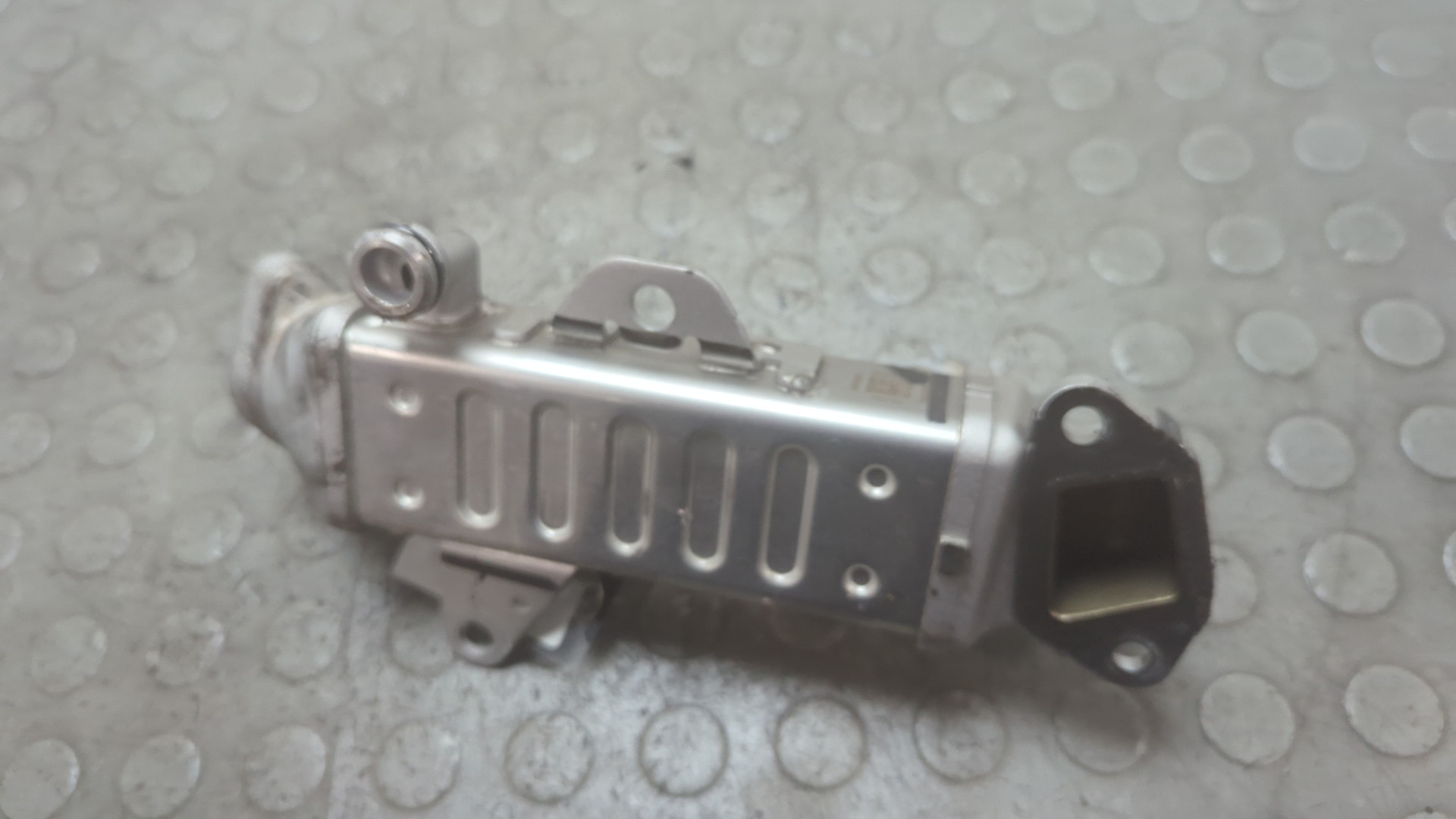 Тройник вентиляции картерных газов