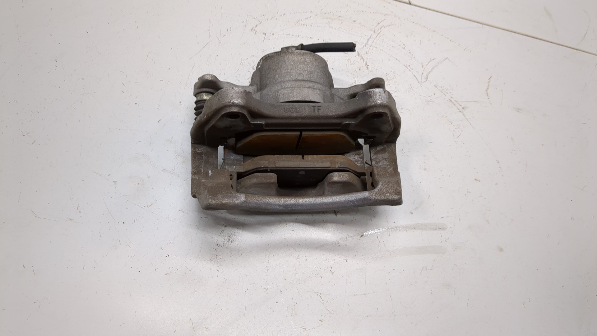 Суппорт передний правый