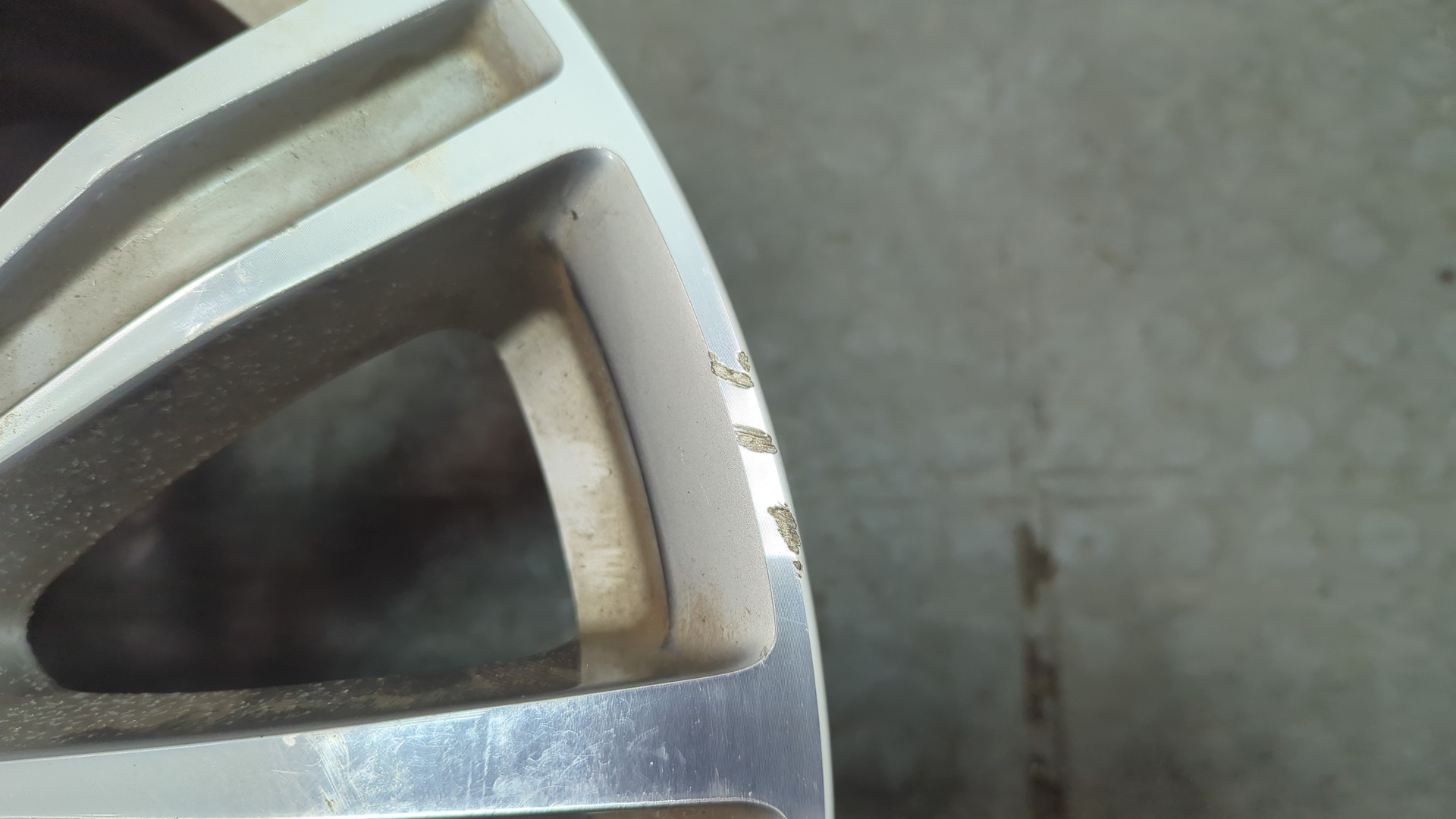 Диск колесный литой легкий сплав