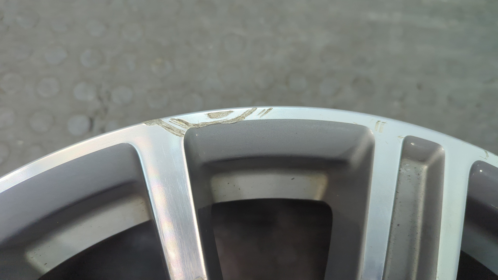 Диск колесный литой легкий сплав