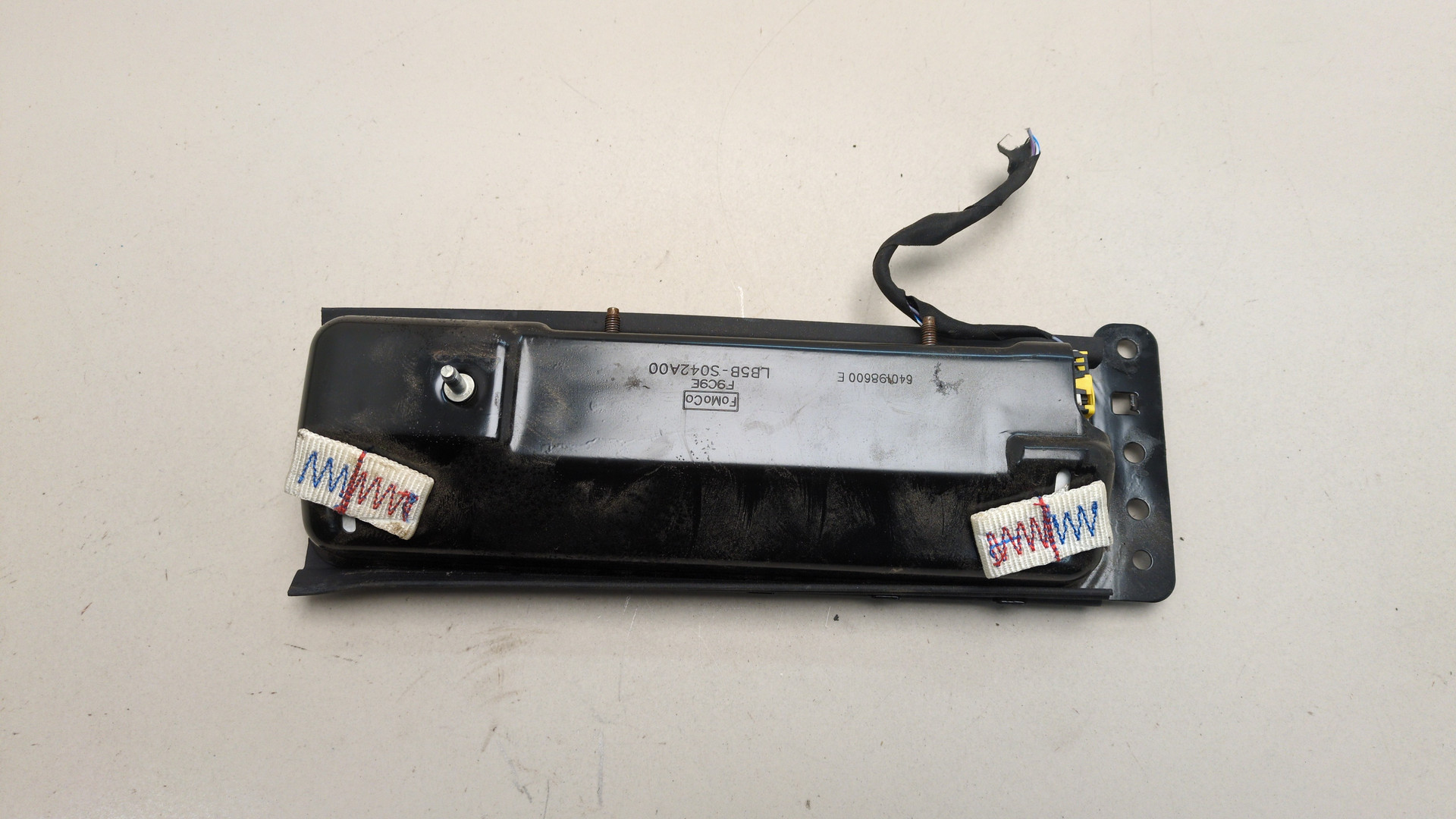 Подушка безопасности нижняя (для колен)