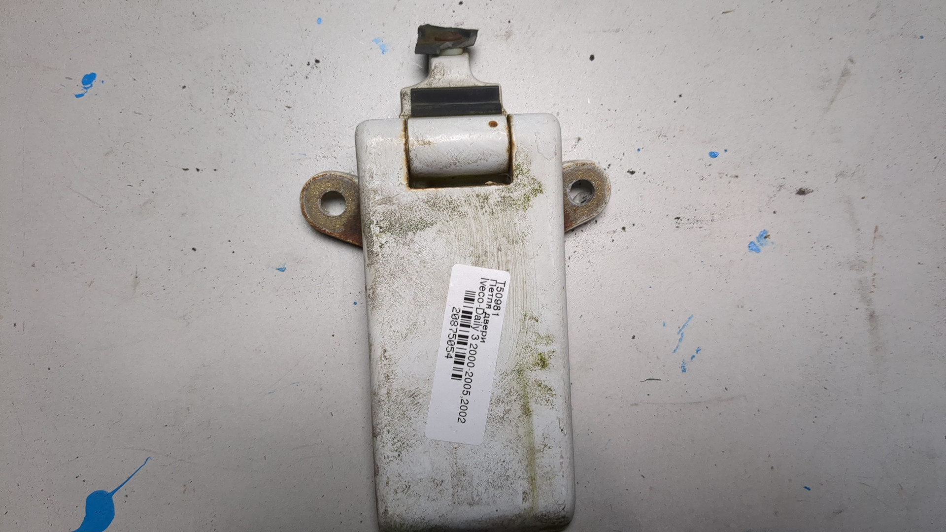 Петля двери