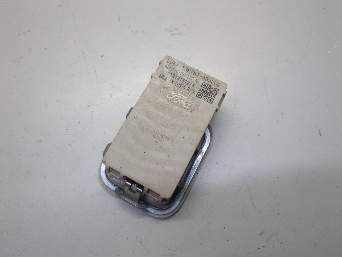 Плафон салонный