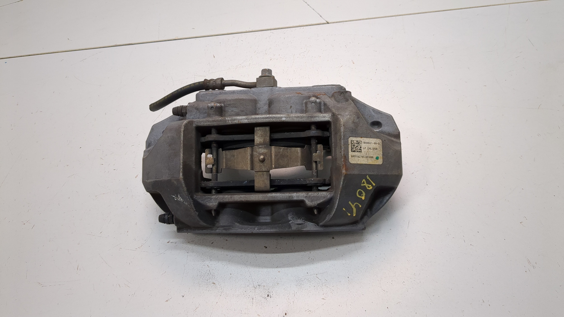 Суппорт передний левый