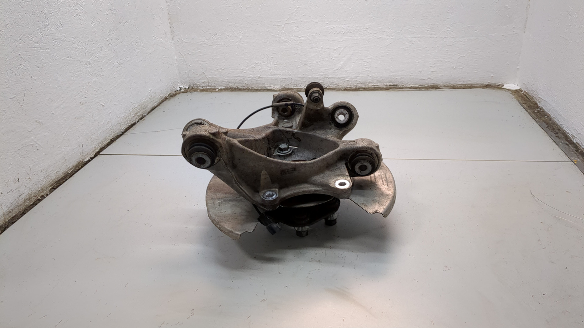 Кулак поворотный задний правый