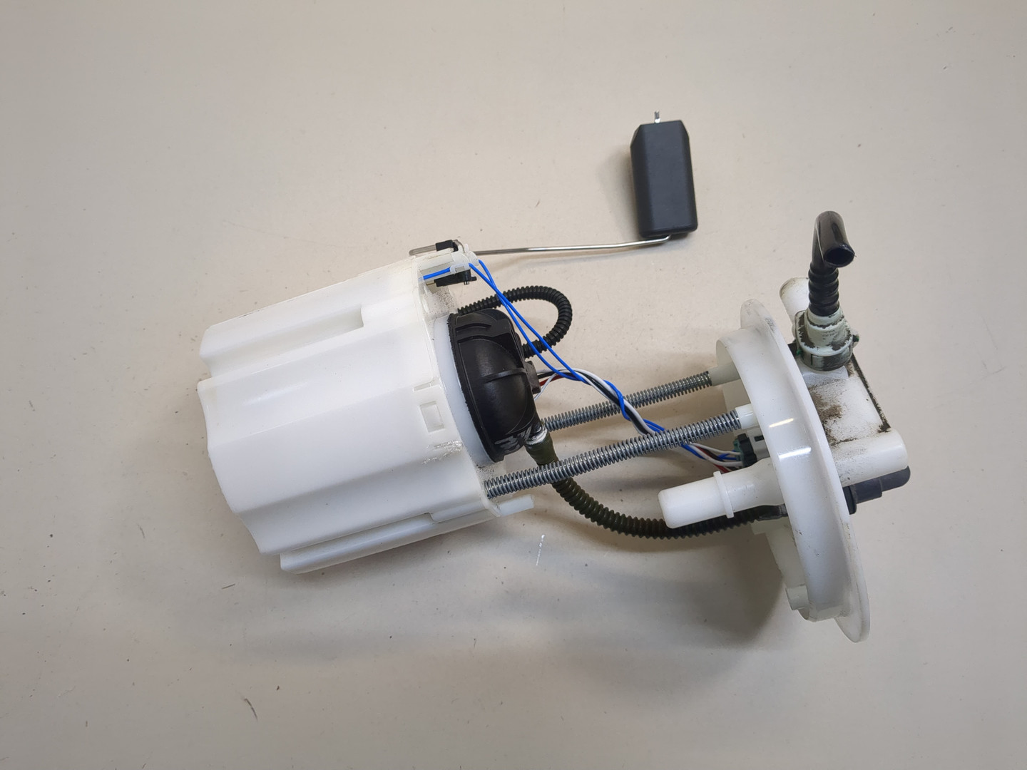 Насос топливный электрический