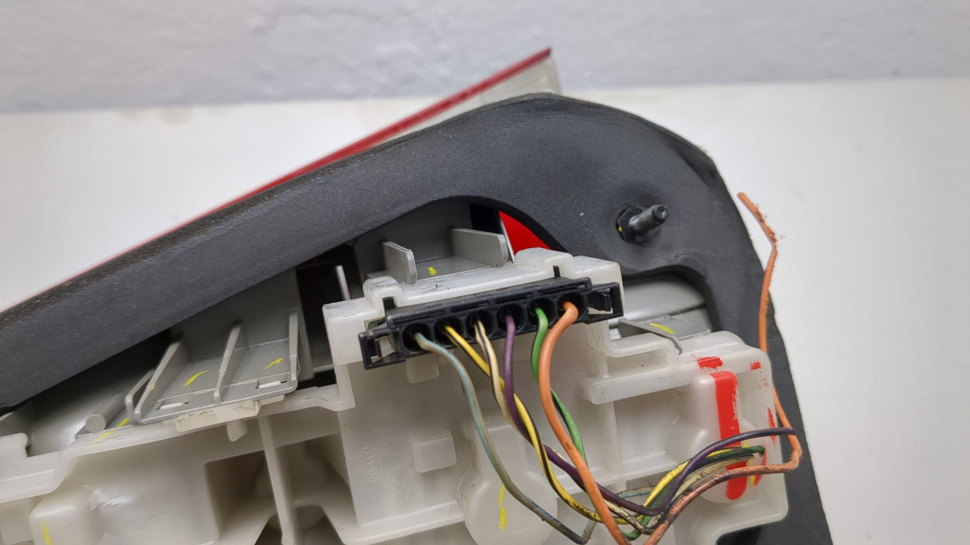 Фонарь задний правый