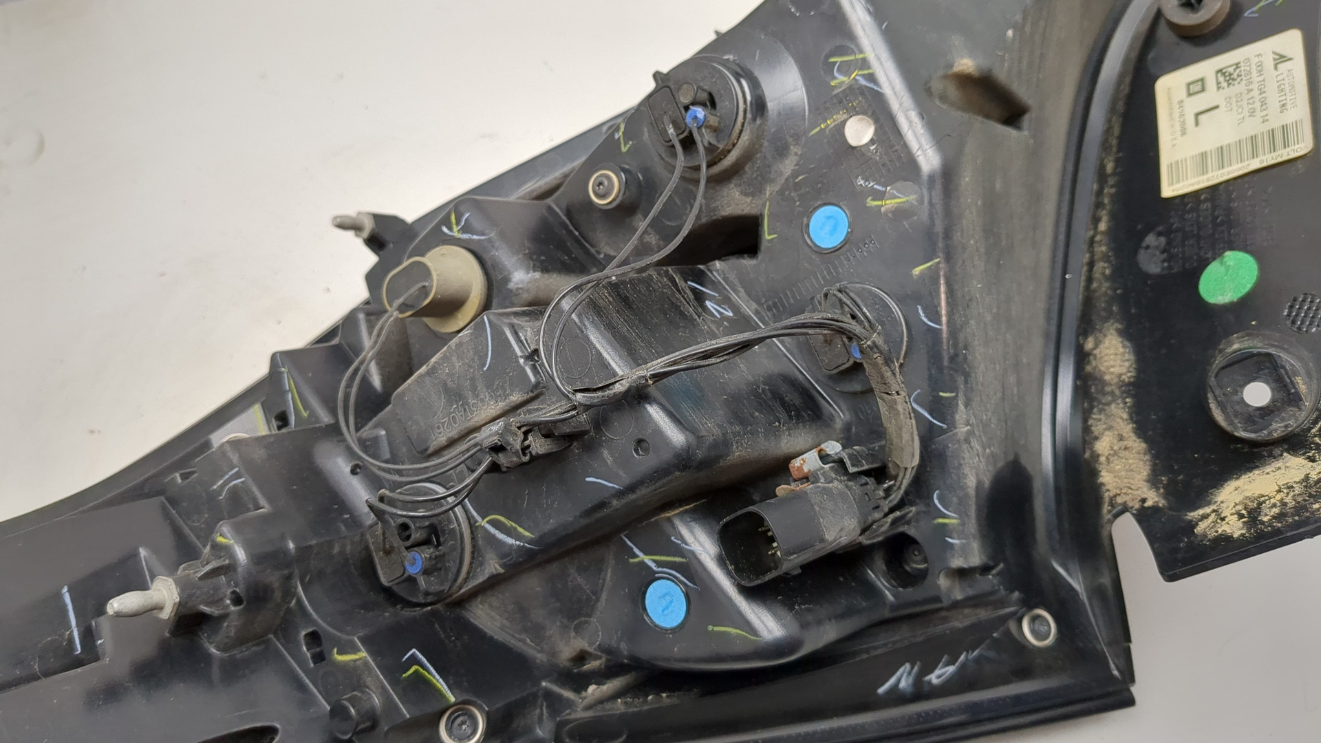 Фонарь задний левый