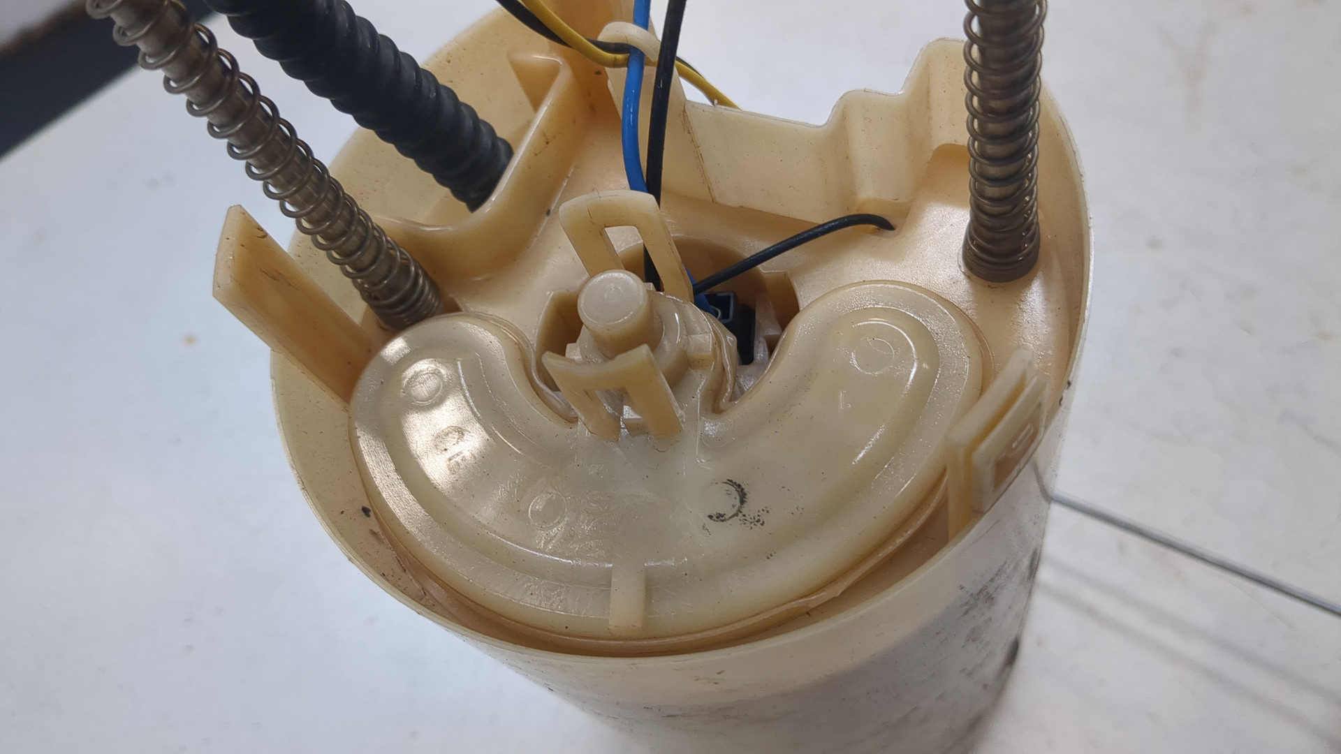 Насос топливный электрический