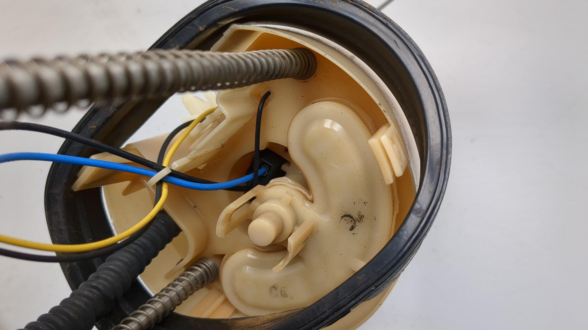 Насос топливный электрический