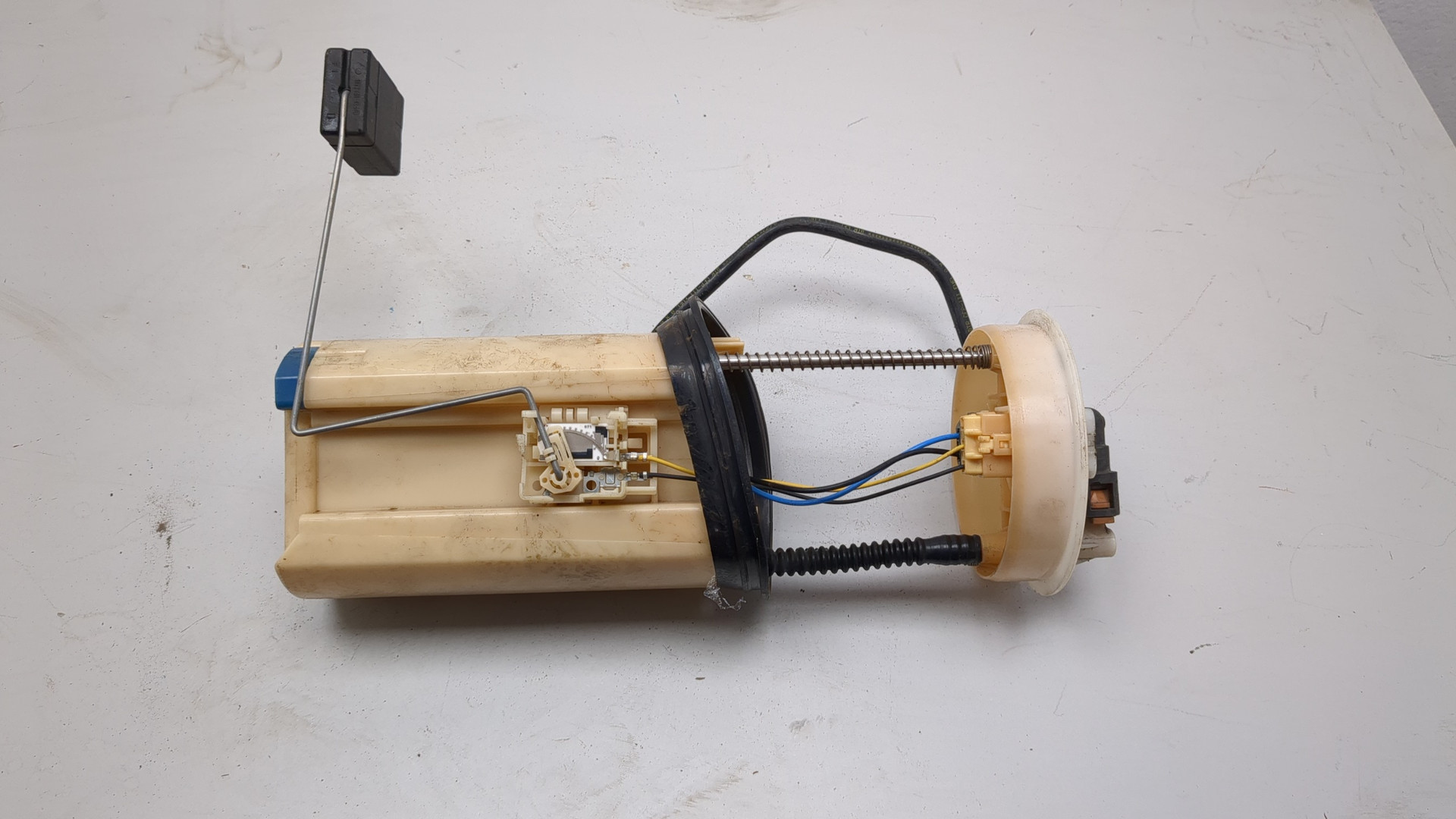 Насос топливный электрический