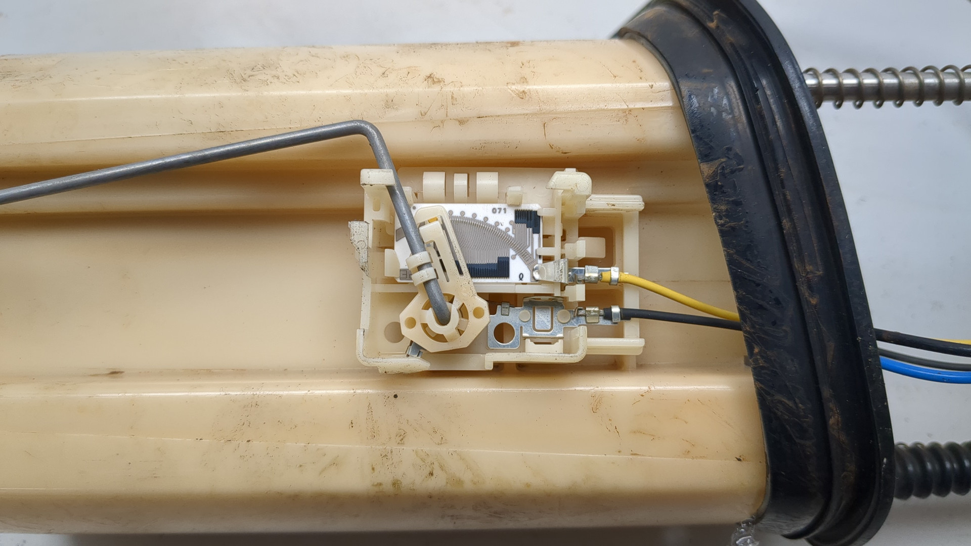 Насос топливный электрический