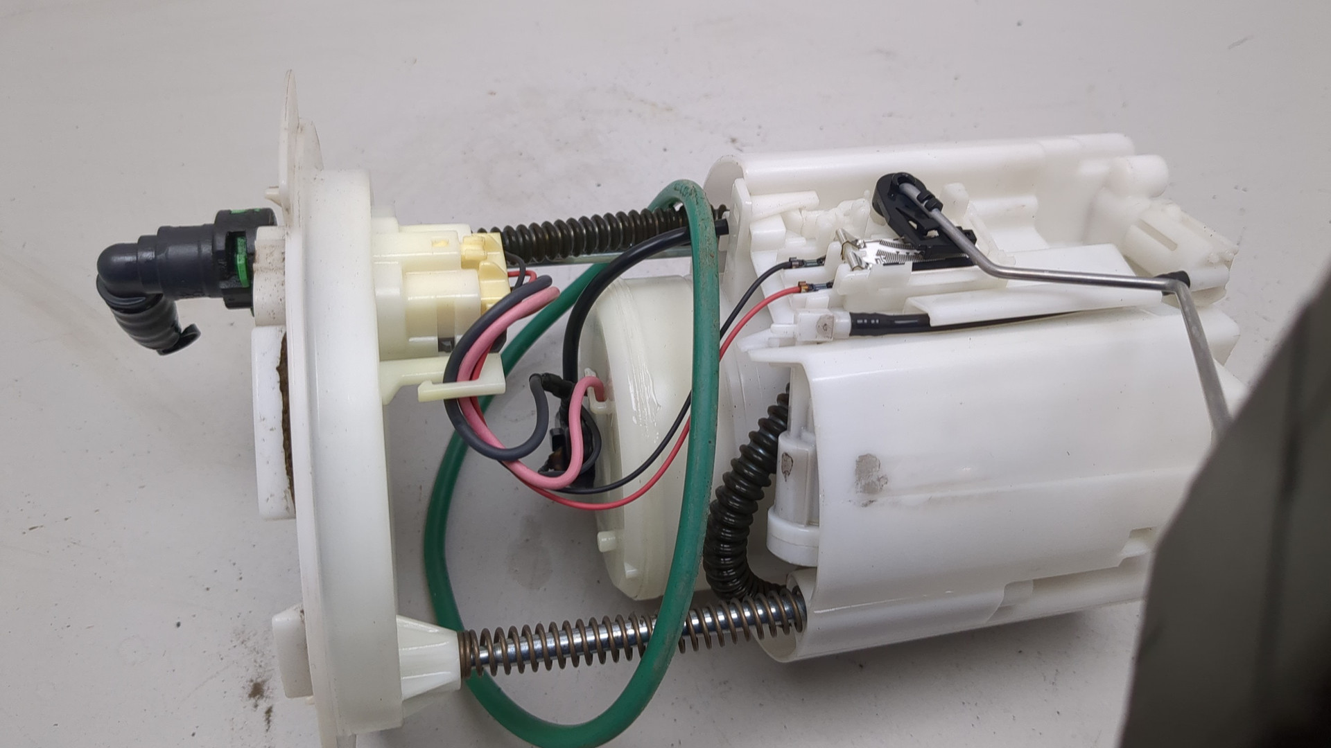 Насос топливный электрический