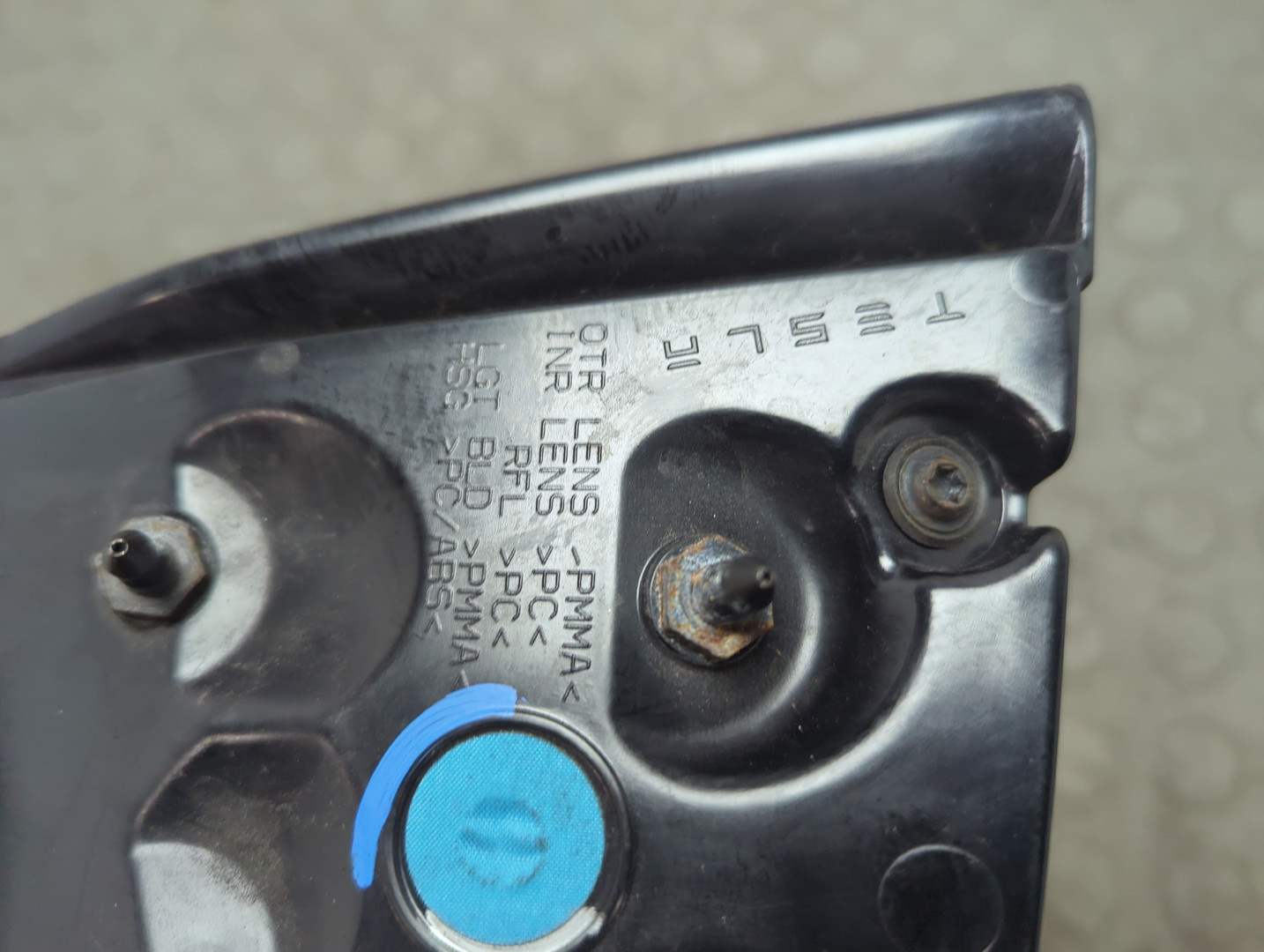 Фонарь задний внутренний правый