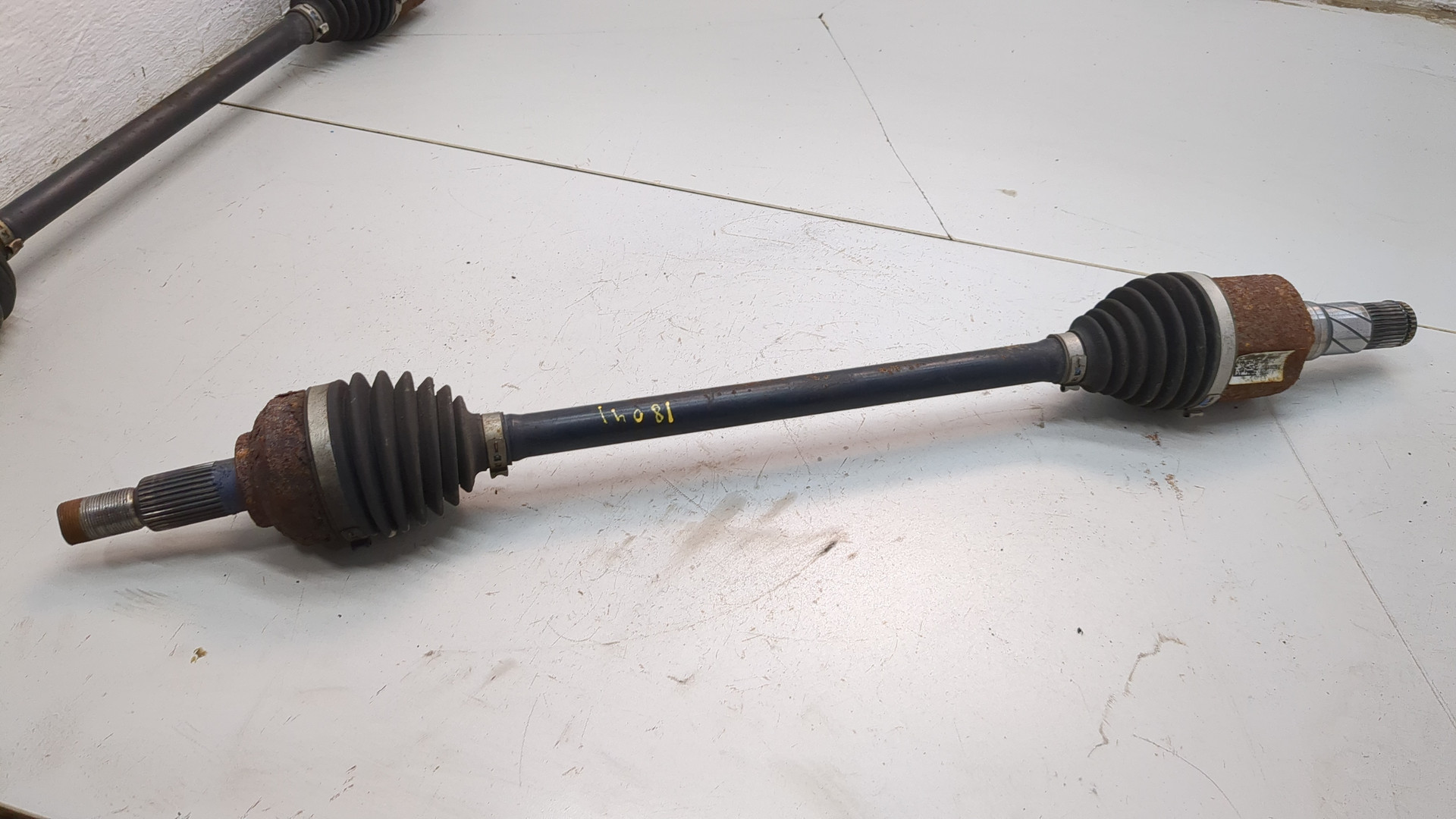 Полуось задняя