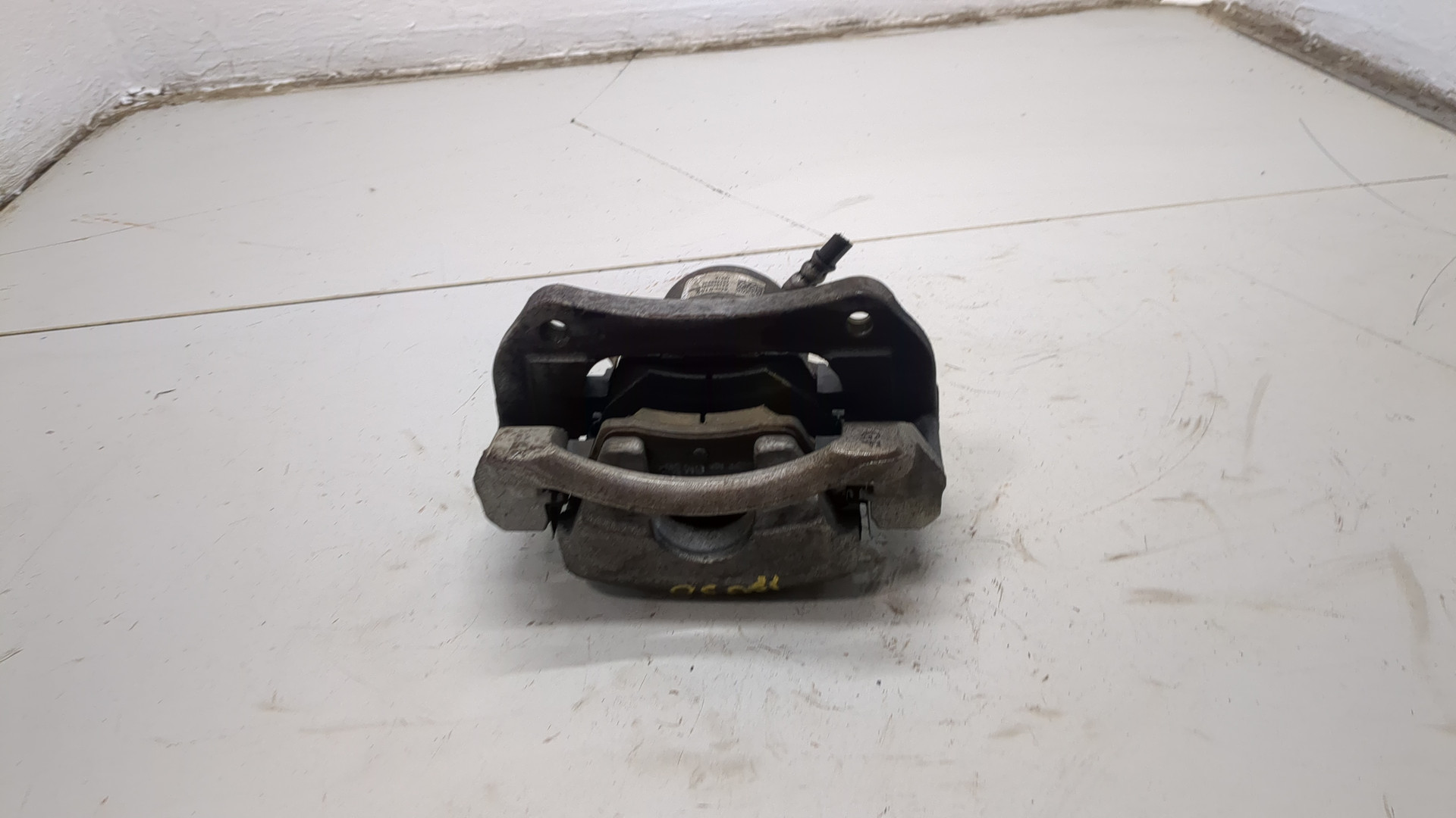 Суппорт передний левый