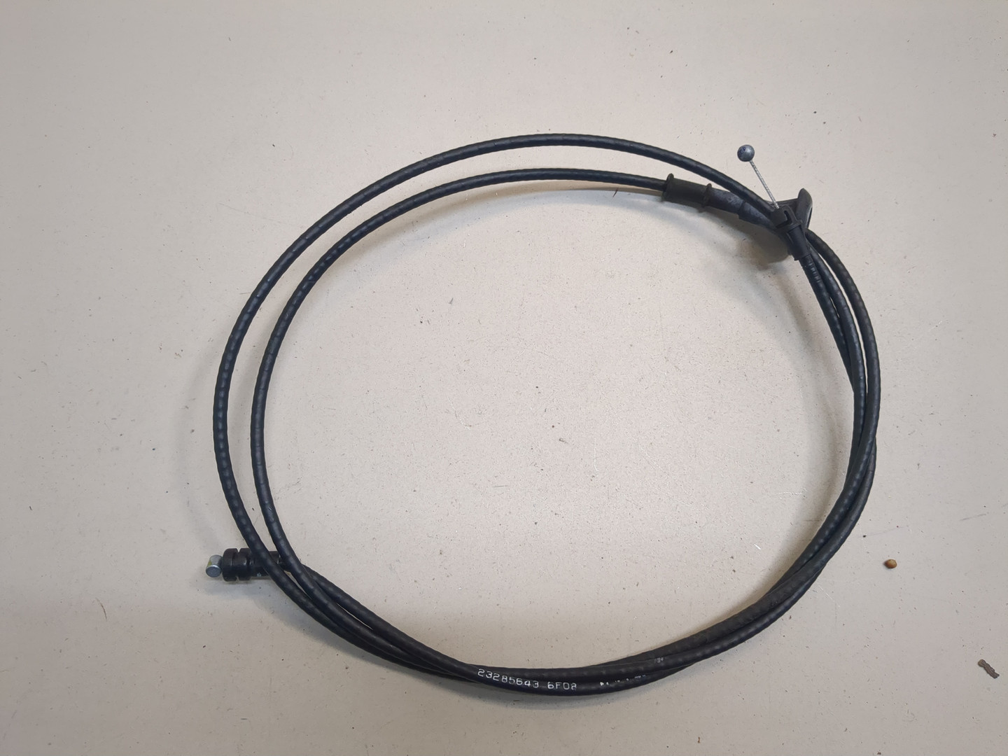 Трос открывания капота